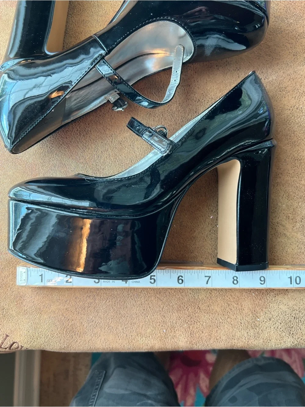 Mix No. 6 Black Patent T-Strap Mary Jane Pumps. Size 6.5